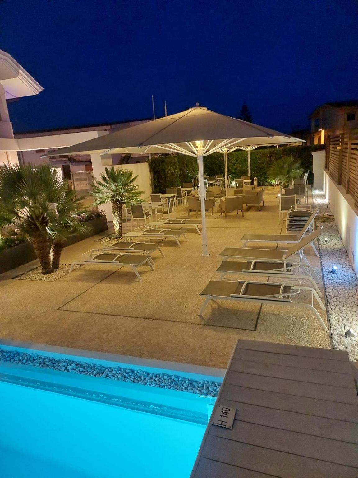 Hotel Nettuno Cala Gonone Exterior photo